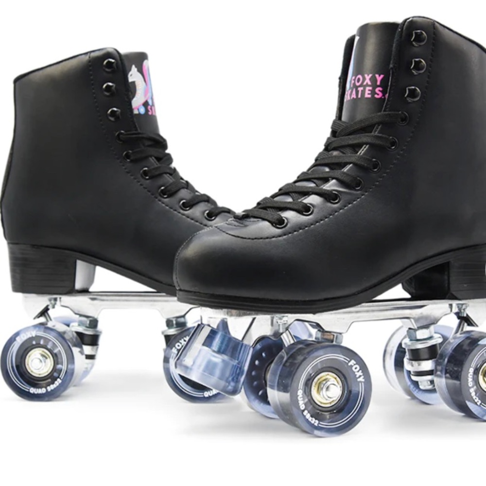 Foxy Skates - Picture 2 of 7